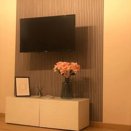 Superbe Equipe, Le Nid D'eva A Gare, Parking Prive, Balcon, F2, 50m2, 3p 메스
