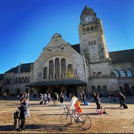 Apartment Superbe Equipe, Le Nid D'eva A Gare, Parking Prive, Balcon, F2, 50m2, 3p