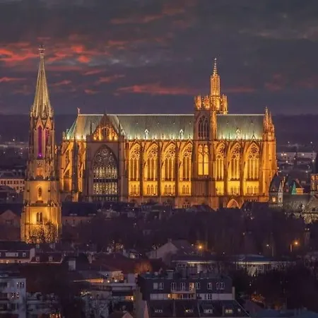 Apartamento Superbe Equipe, Le Nid D'eva A Gare, Parking Prive, Balcon, F2, 50m2, 3p Metz