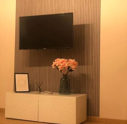 Superbe Equipe, Le Nid D'eva A Gare, Parking Prive, Balcon, F2, 50m2, 3p Metz