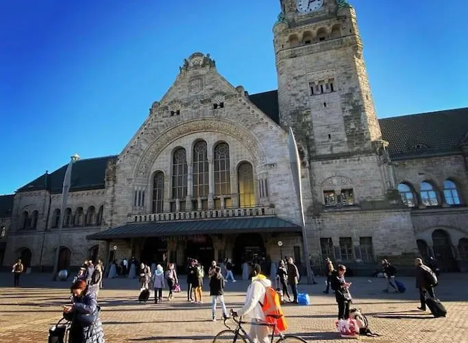 Apartment Superbe Equipe, Le Nid D'eva A Gare, Parking Prive, Balcon, F2, 50m2, 3p