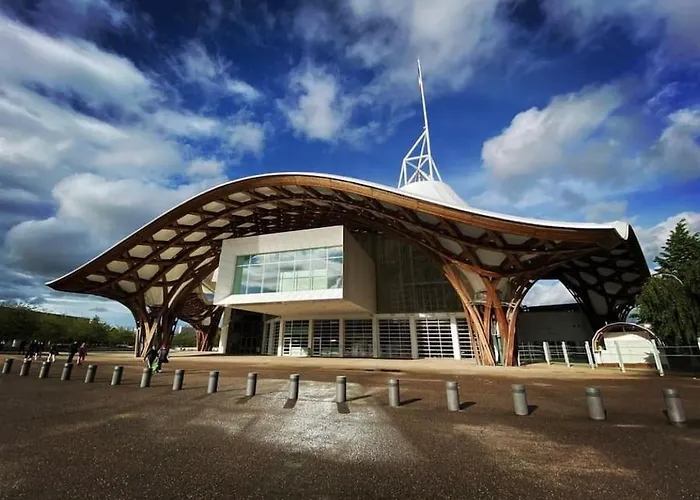 Superbe Equipe, Le Nid D'eva A Gare, Parking Prive, Balcon, F2, 50m2, 3p