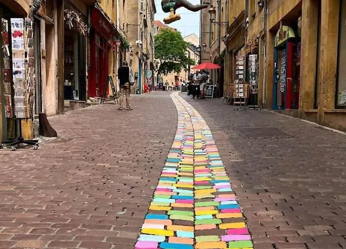 Superbe Equipe, Le Nid D'eva A Gare, Parking Prive, Balcon, F2, 50m2, 3p