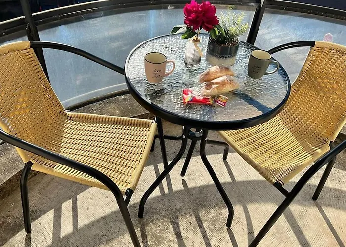 Apartment Superbe Equipe, Le Nid D'eva A Gare, Parking Prive, Balcon, F2, 50m2, 3p Metz