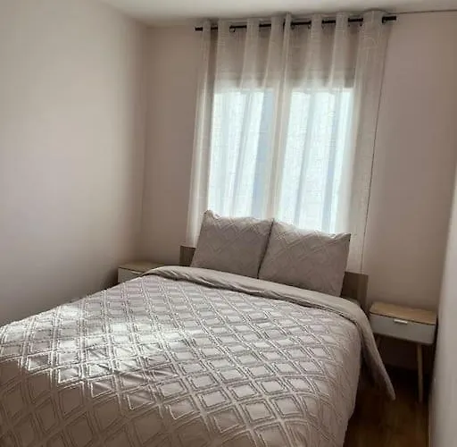 Apartment Superbe Equipe, Le Nid D'eva A Gare, Parking Prive, Balcon, F2, 50m2, 3p