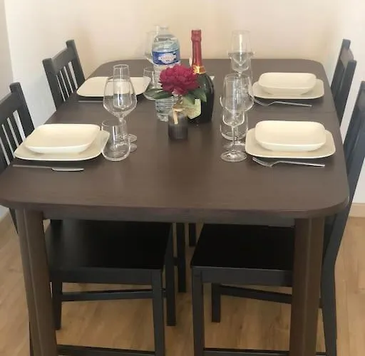 Apartment Superbe Equipe, Le Nid D'eva A Gare, Parking Prive, Balcon, F2, 50m2, 3p